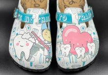  Dentist Patterned Clogs