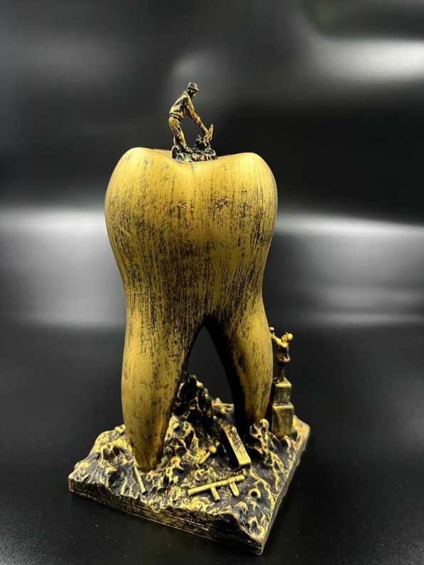 gold bliulder tooth 2